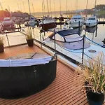Hausboot Ahoy Masal