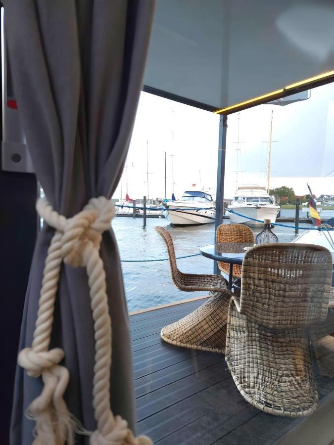 Hausboot Ahoy Masal Bådhotel *